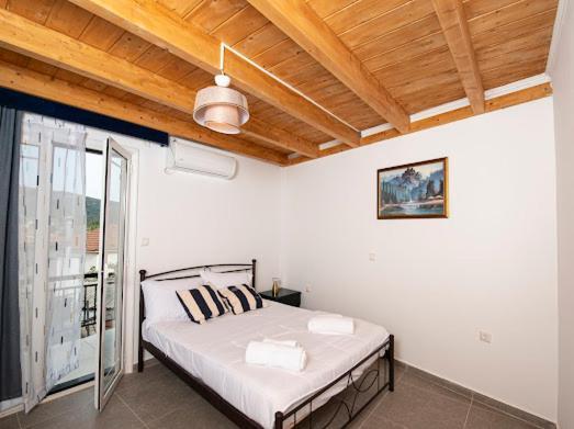 Christos Appartments Λαζαράτα Εξωτερικό φωτογραφία